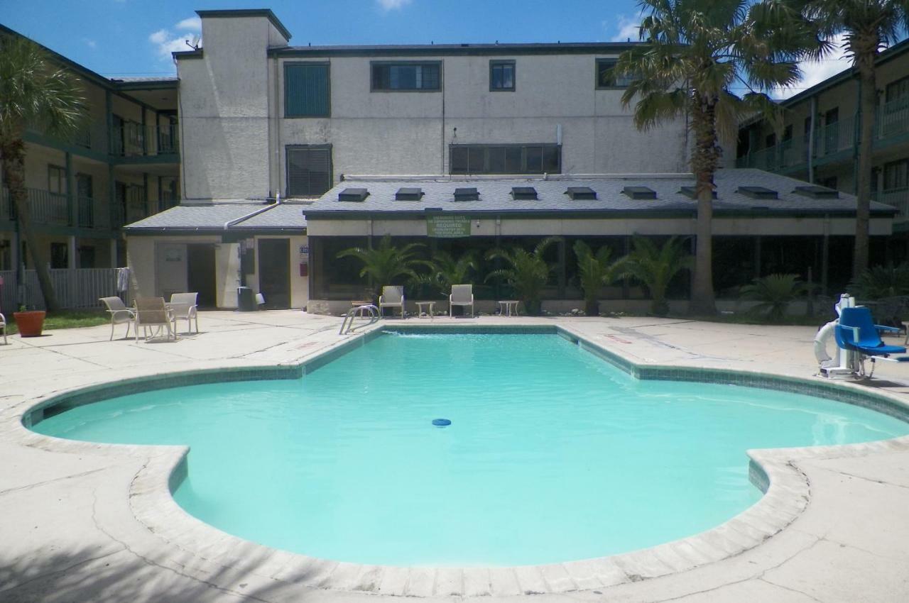 Amerihome Inn & Suites Houston Airport North Εξωτερικό φωτογραφία